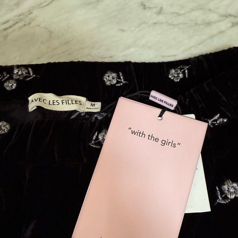 Avec Les Filles black stretch floral embroidered pants flare size M NWT - Picture 5 of 10